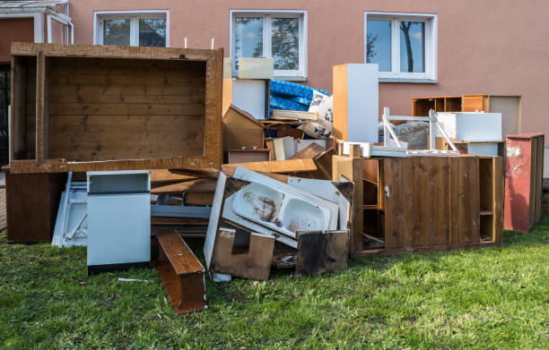Best Yard Waste Removal  in Milford City, CT